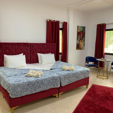 Arabian Nights Nook Hotel Muskat Bagian luar foto