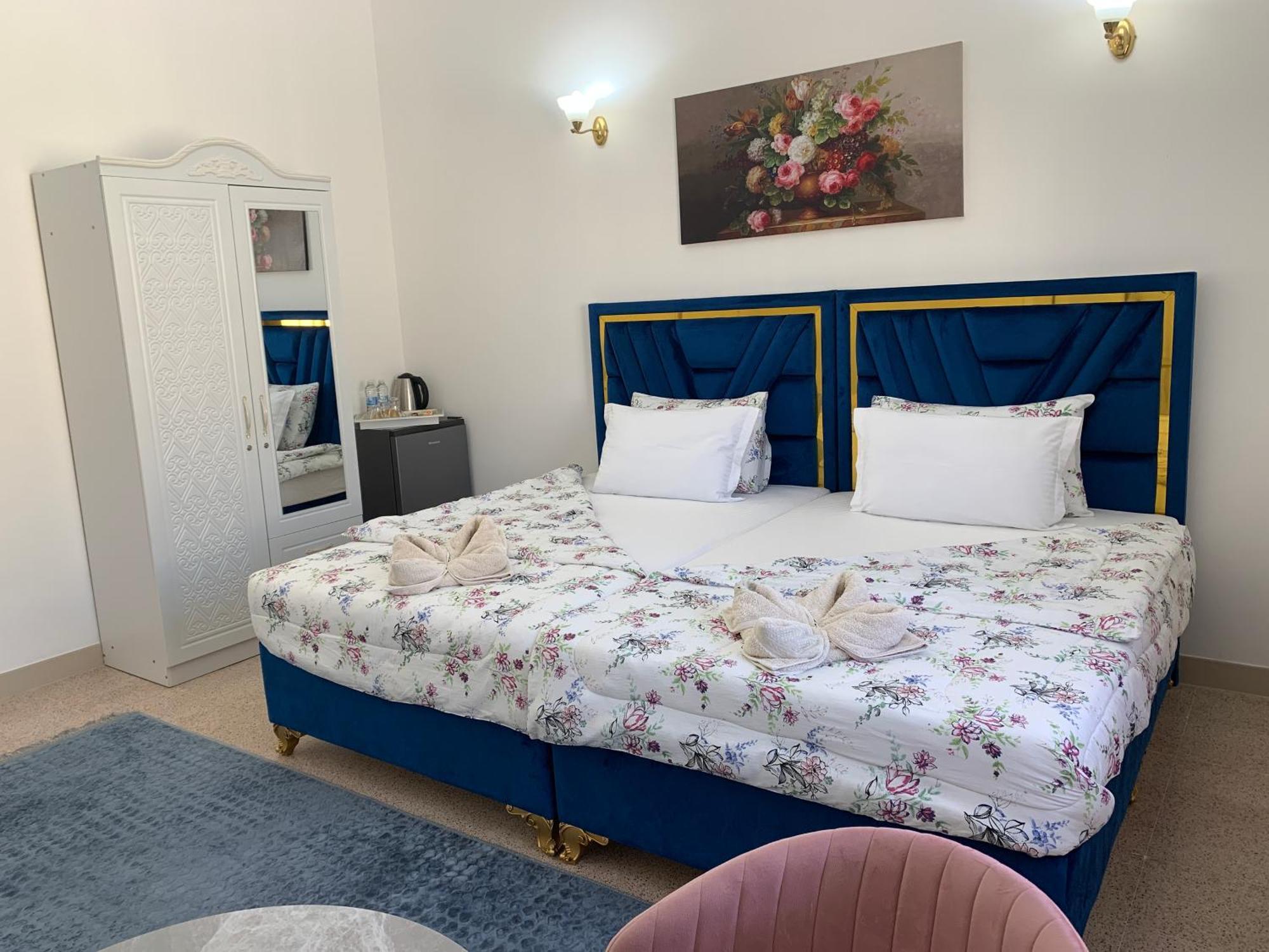 Arabian Nights Nook Hotel Muskat Bagian luar foto