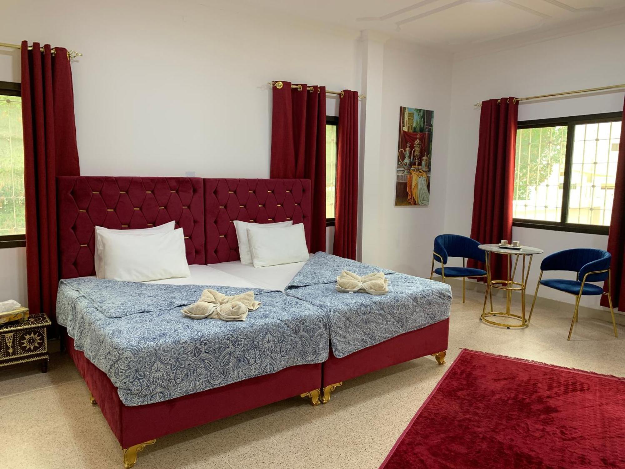 Arabian Nights Nook Hotel Muskat Bagian luar foto