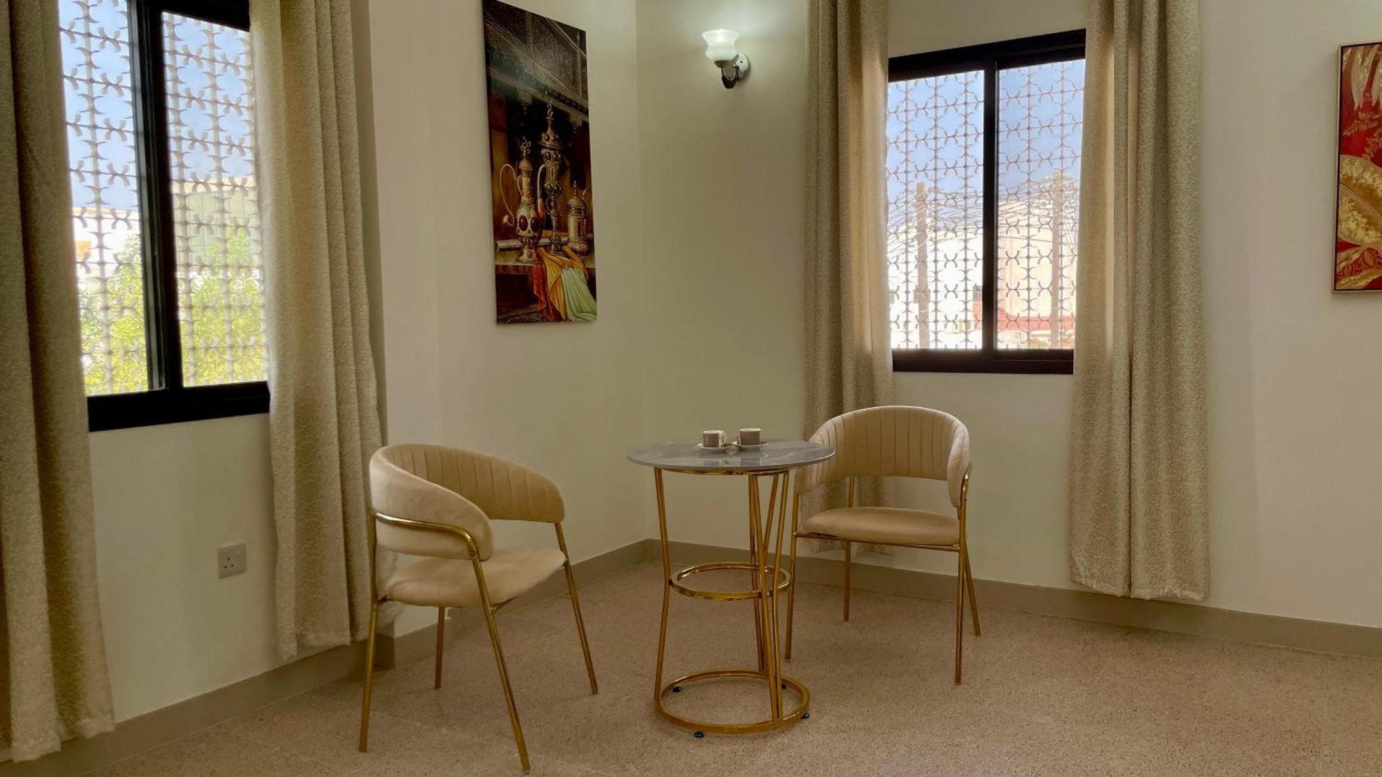 Arabian Nights Nook Hotel Muskat Bagian luar foto