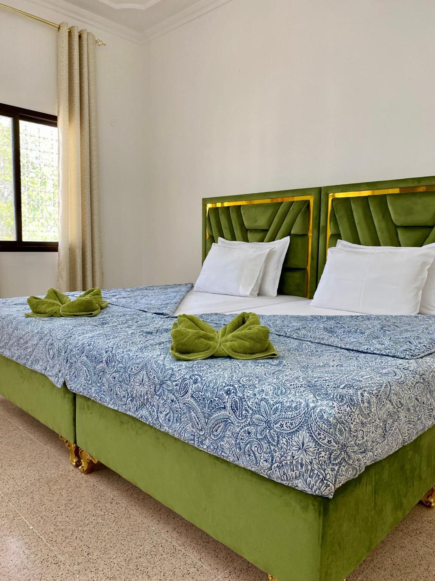Arabian Nights Nook Hotel Muskat Bagian luar foto