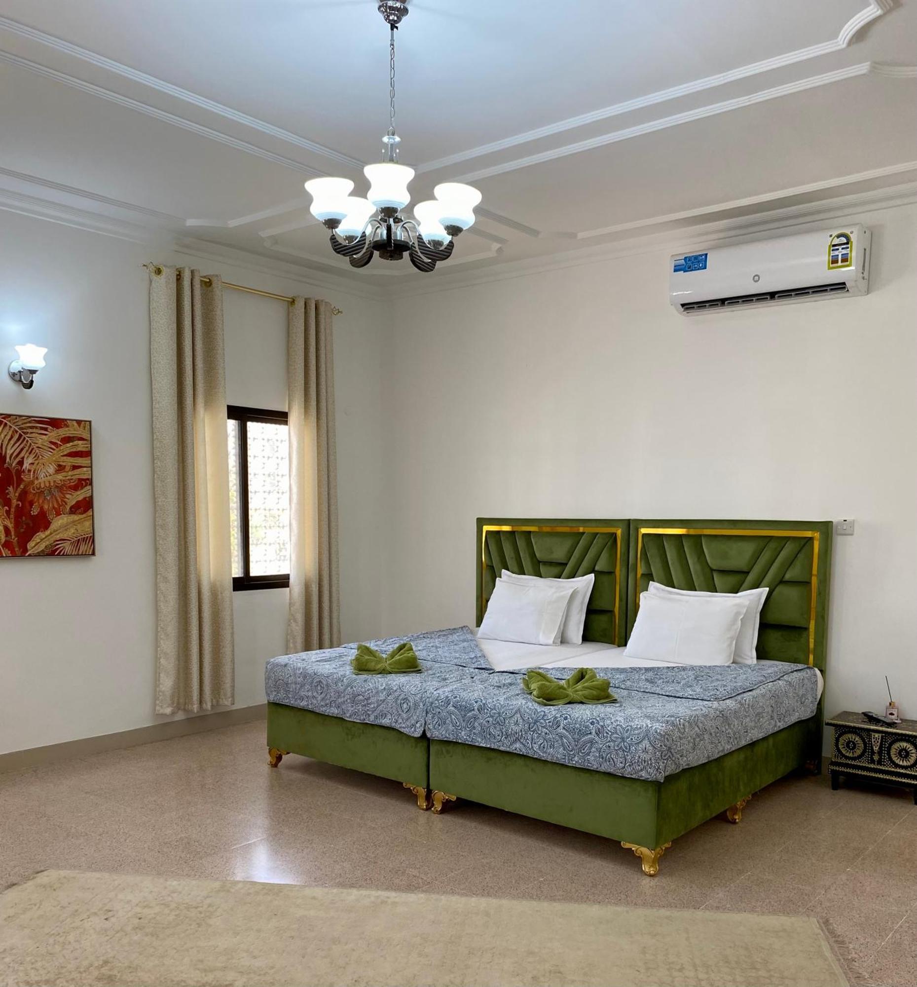 Arabian Nights Nook Hotel Muskat Bagian luar foto