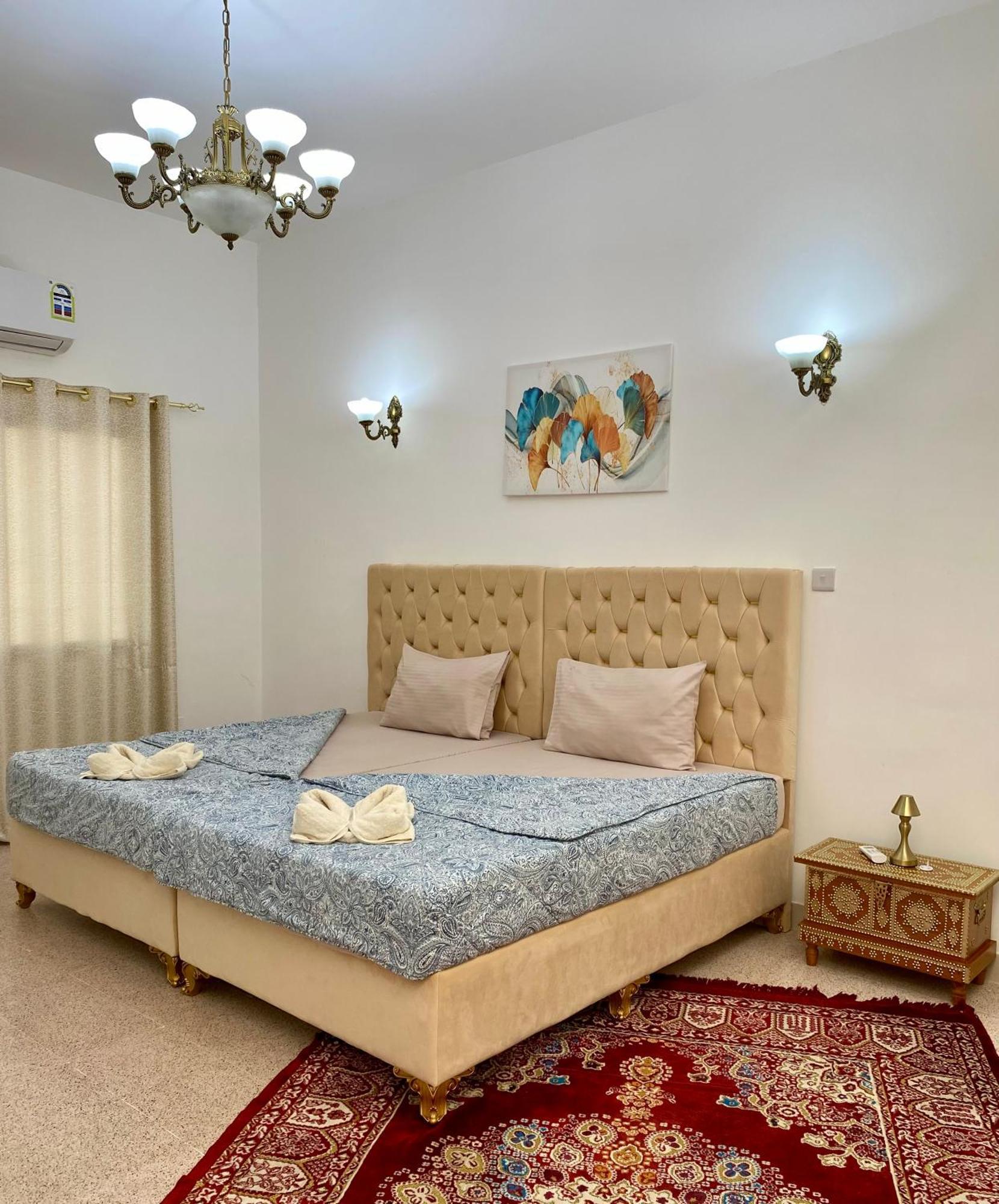 Arabian Nights Nook Hotel Muskat Bagian luar foto