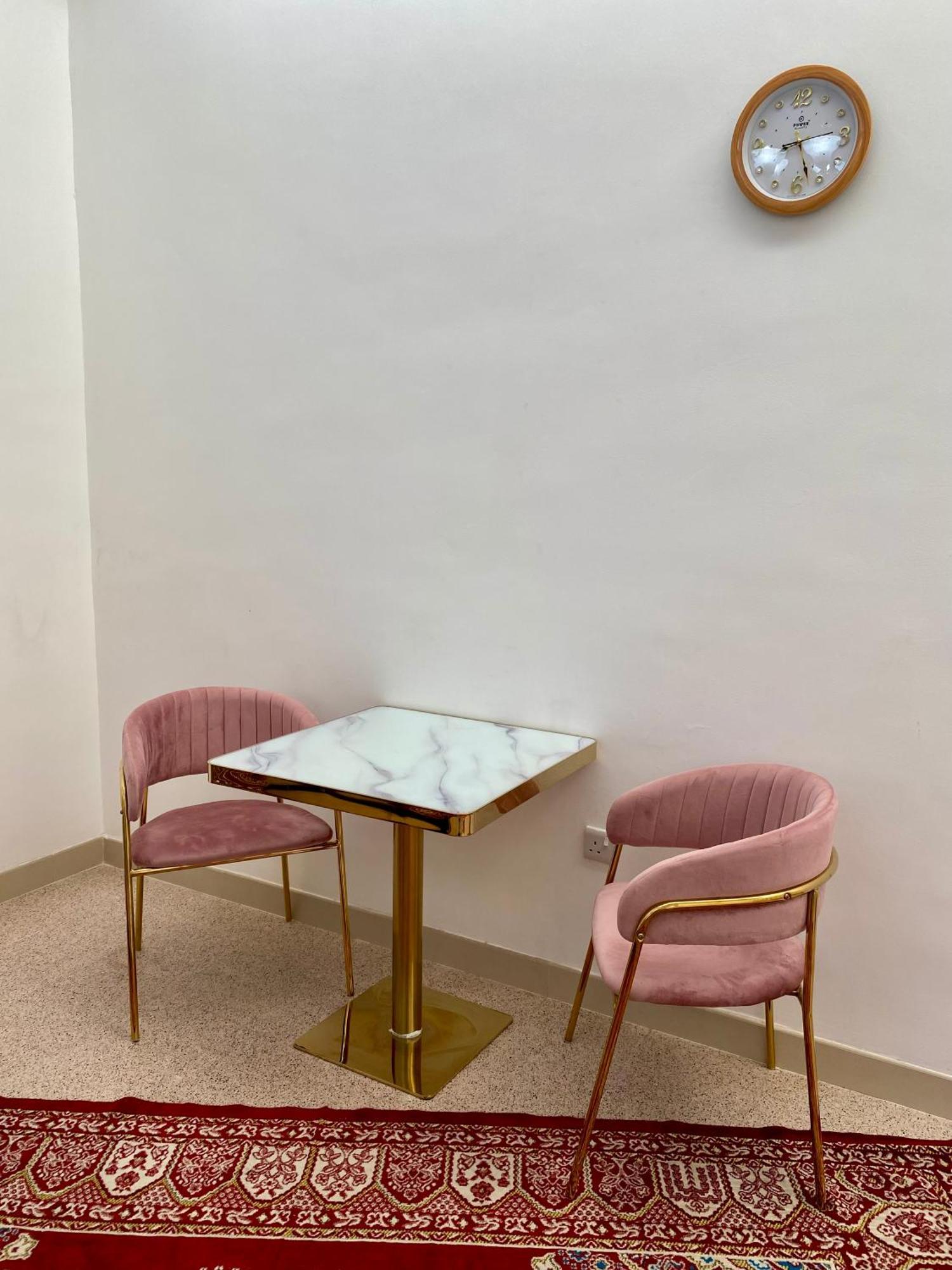 Arabian Nights Nook Hotel Muskat Bagian luar foto