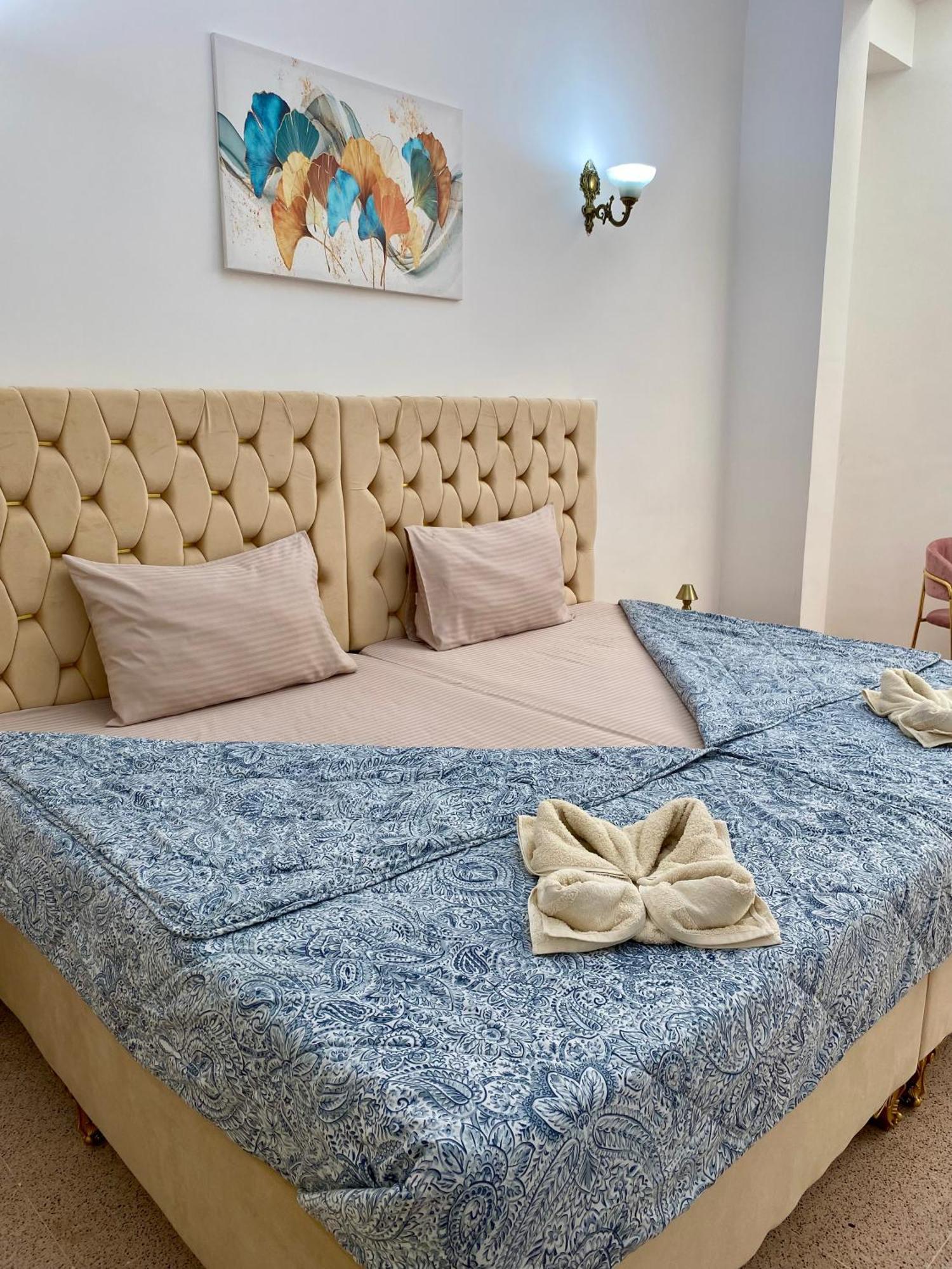Arabian Nights Nook Hotel Muskat Bagian luar foto