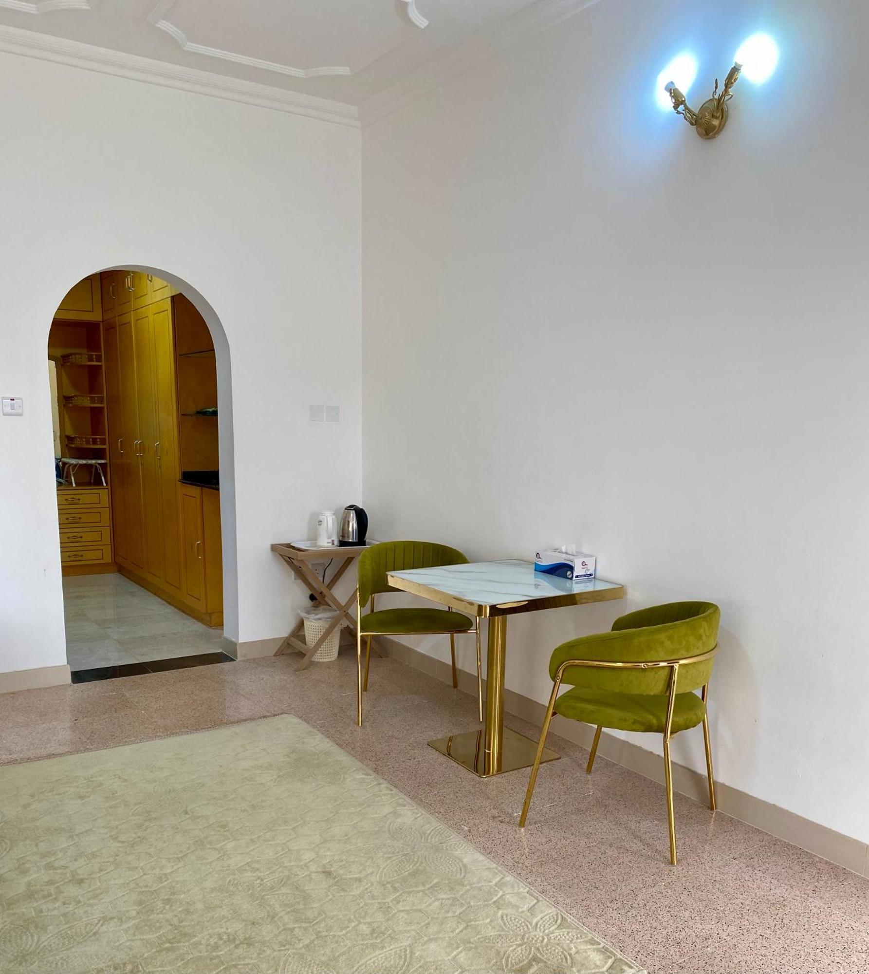 Arabian Nights Nook Hotel Muskat Bagian luar foto