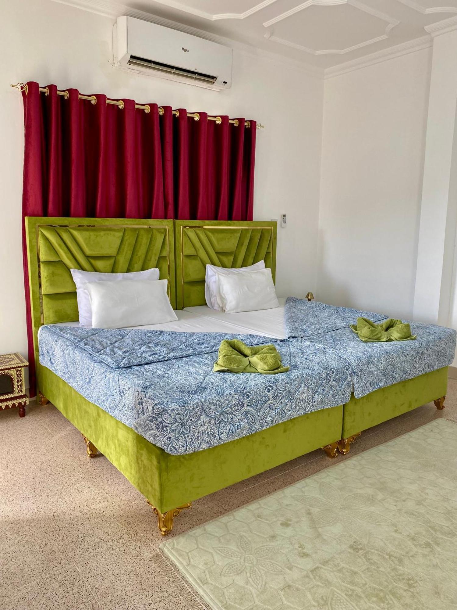 Arabian Nights Nook Hotel Muskat Bagian luar foto