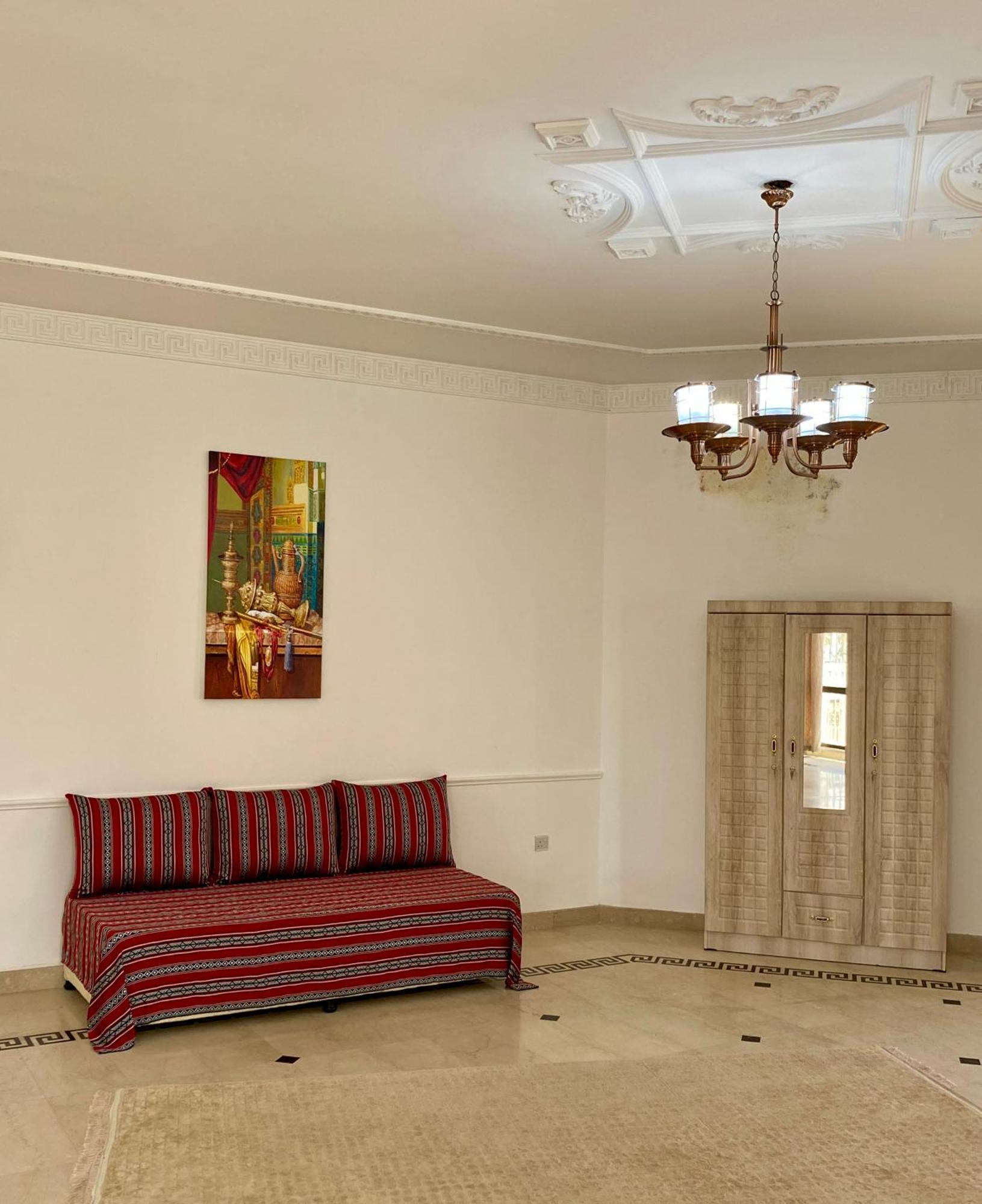 Arabian Nights Nook Hotel Muskat Bagian luar foto