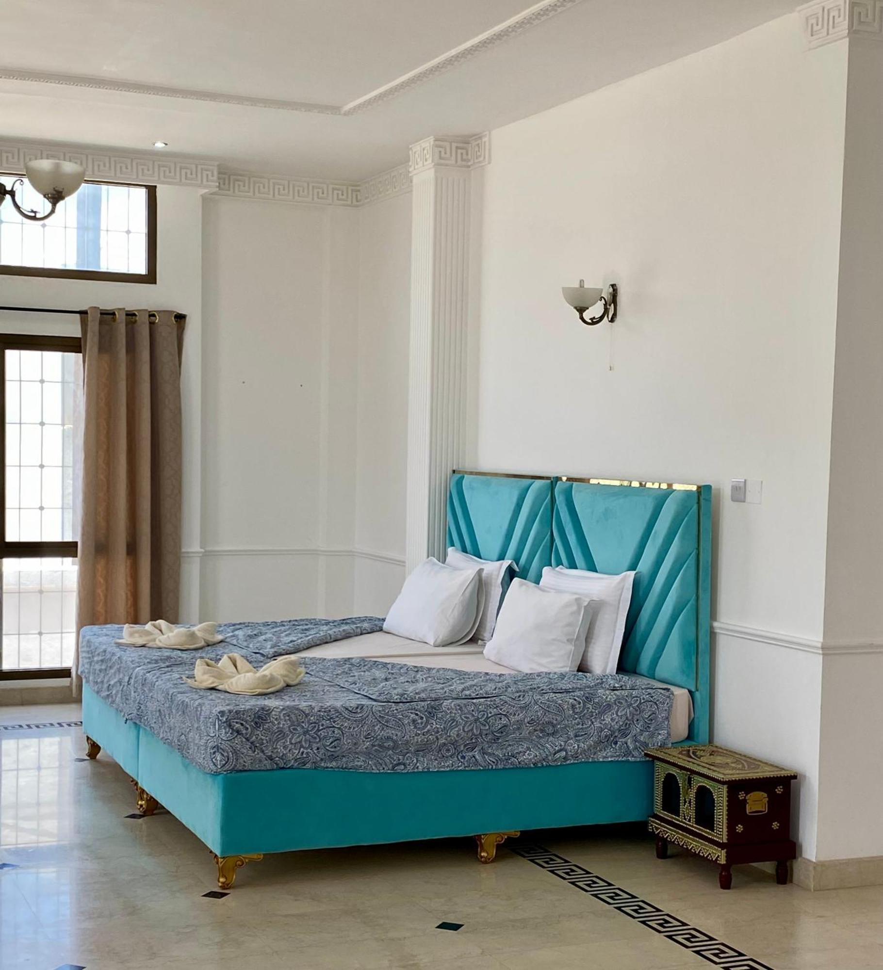 Arabian Nights Nook Hotel Muskat Bagian luar foto