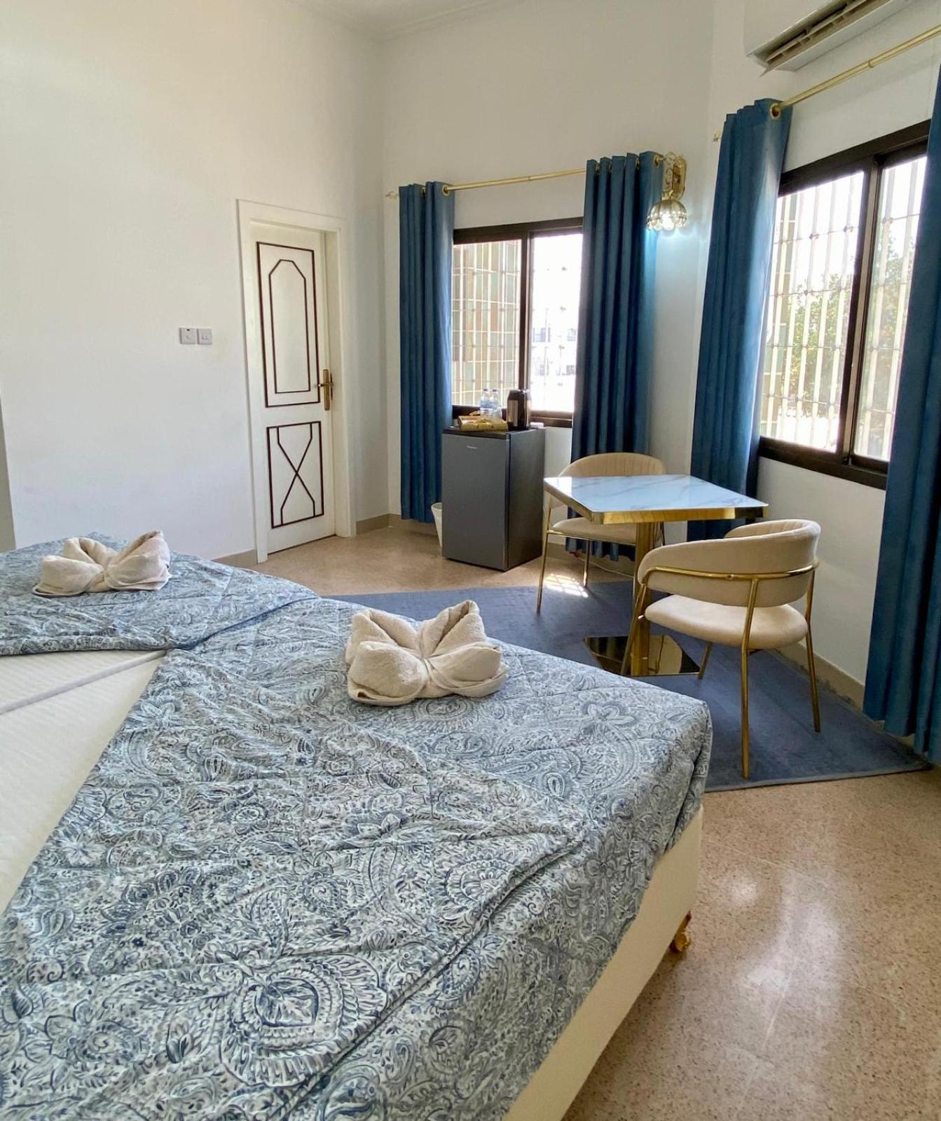 Arabian Nights Nook Hotel Muskat Bagian luar foto