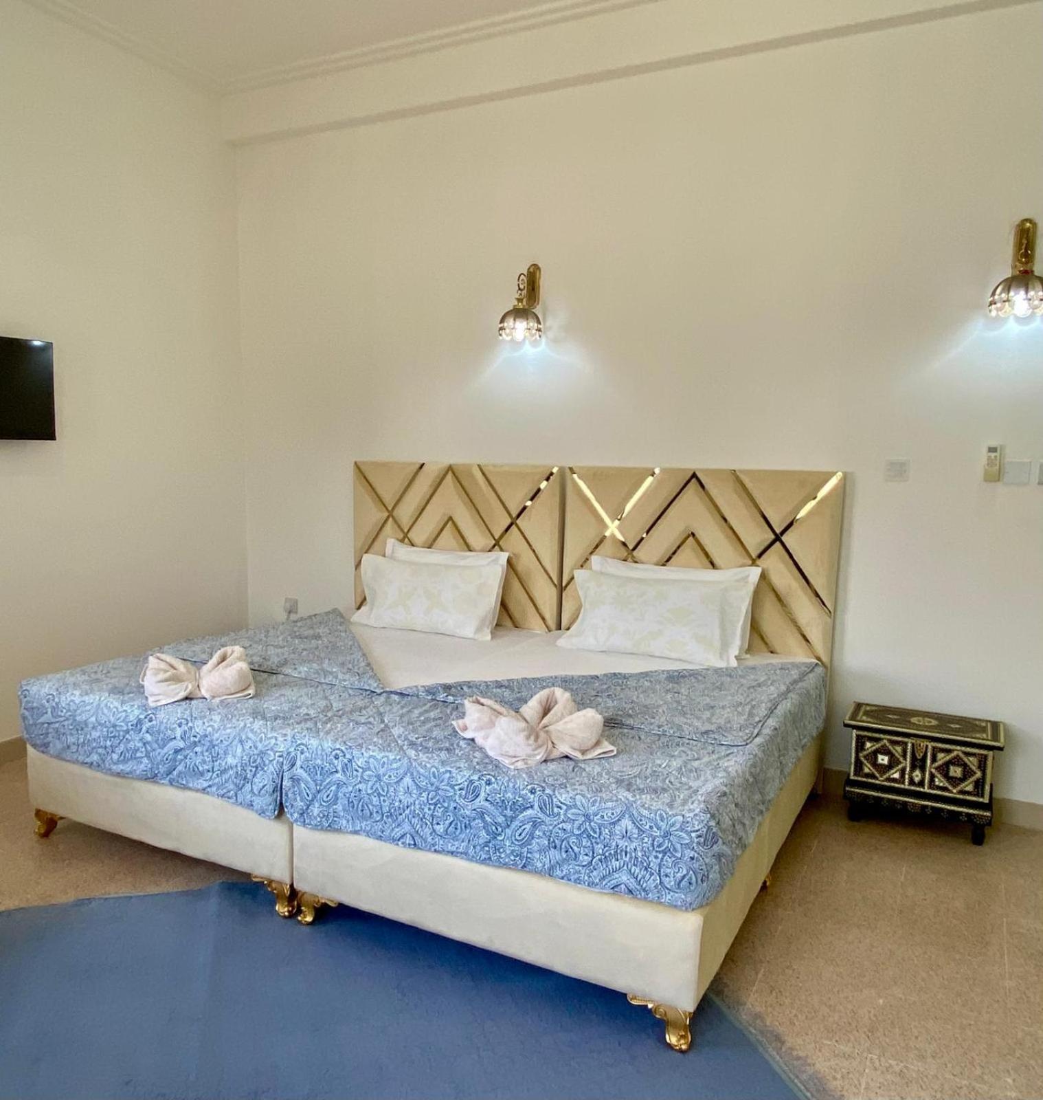 Arabian Nights Nook Hotel Muskat Bagian luar foto