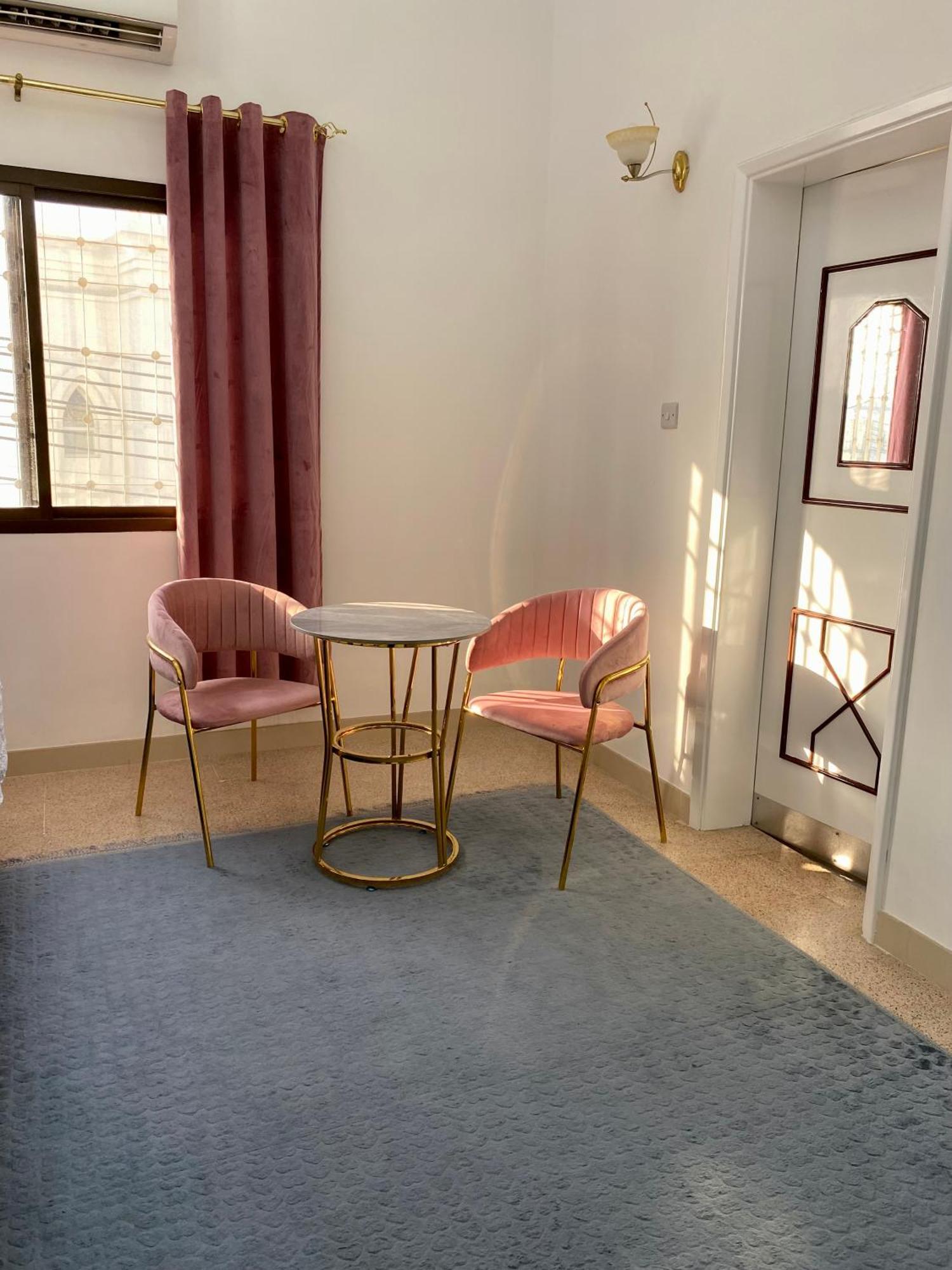 Arabian Nights Nook Hotel Muskat Bagian luar foto